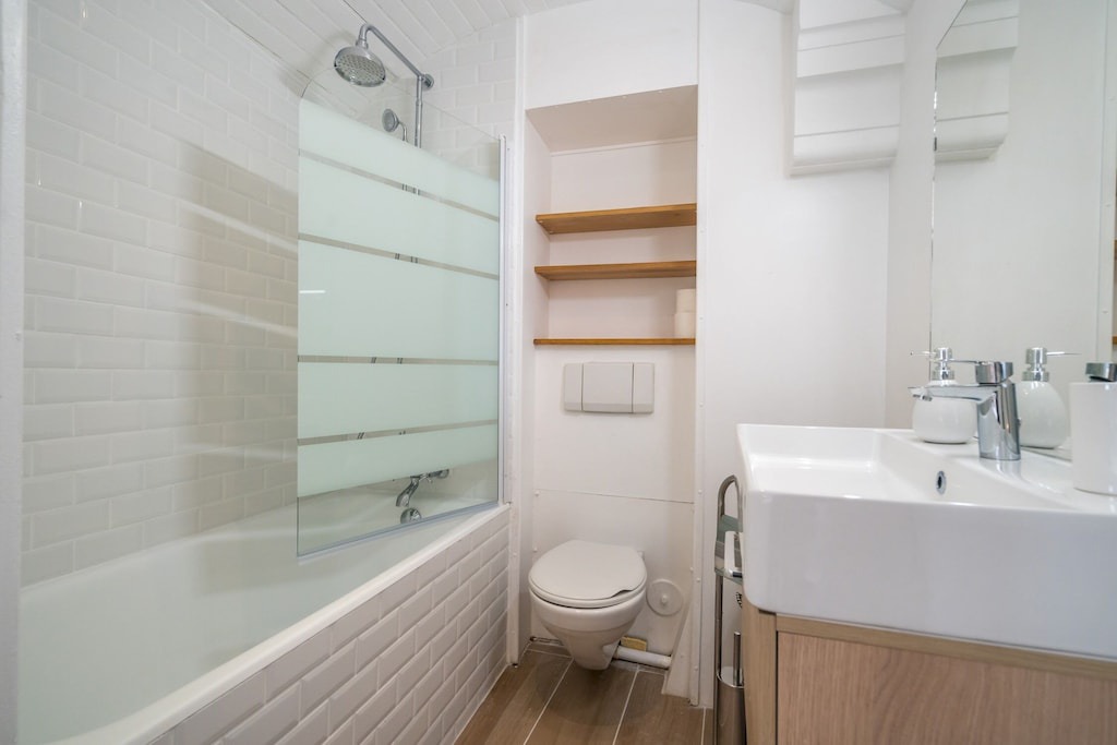 Photo of Bathroom in Arsenal