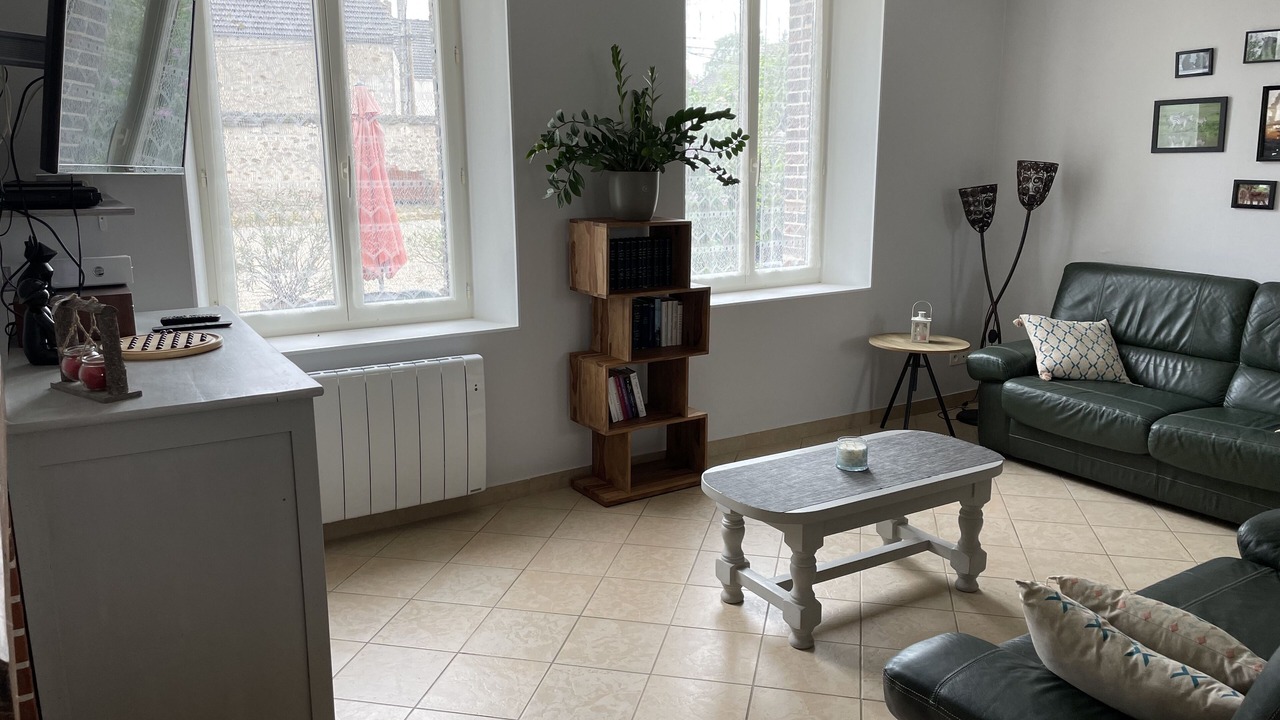 Photo of Livingroom in Fontaine-Macon