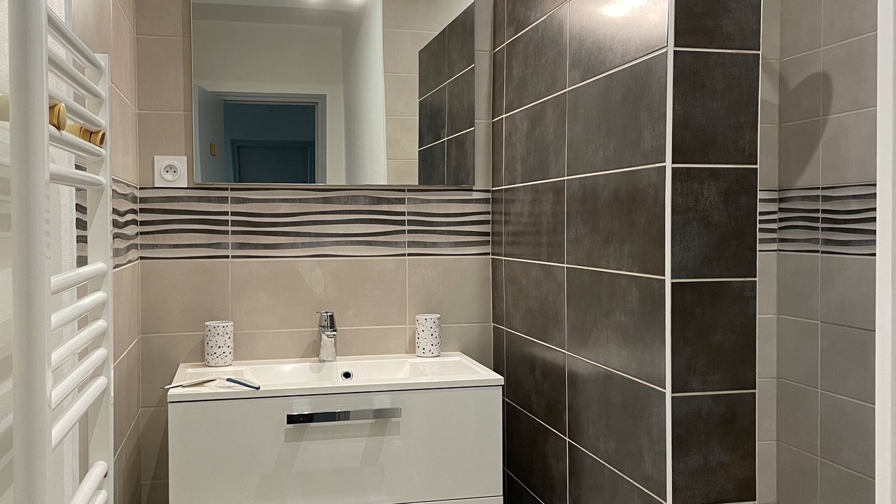 Photo of Bathroom in Fontaine-Macon