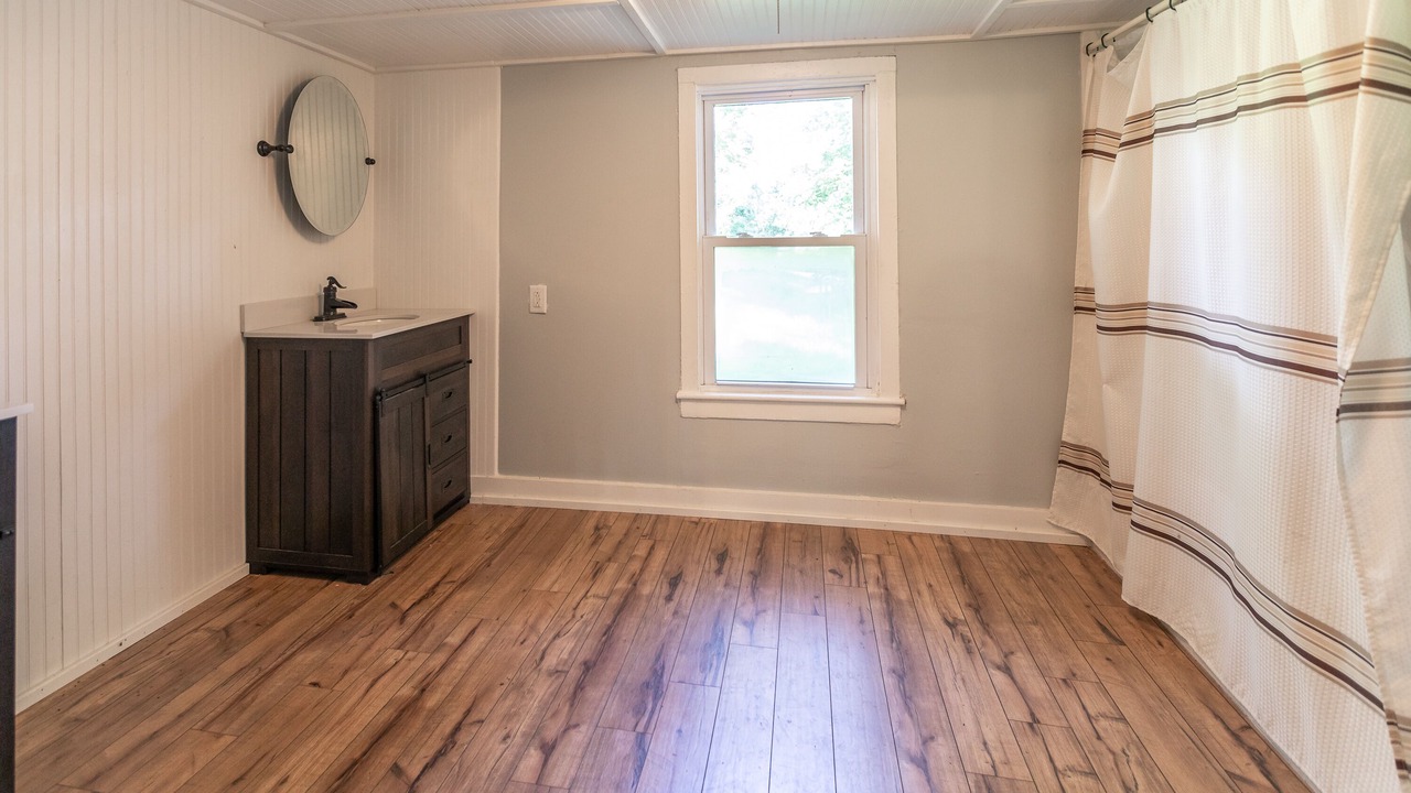 Photo of Bathroom in Cook Station