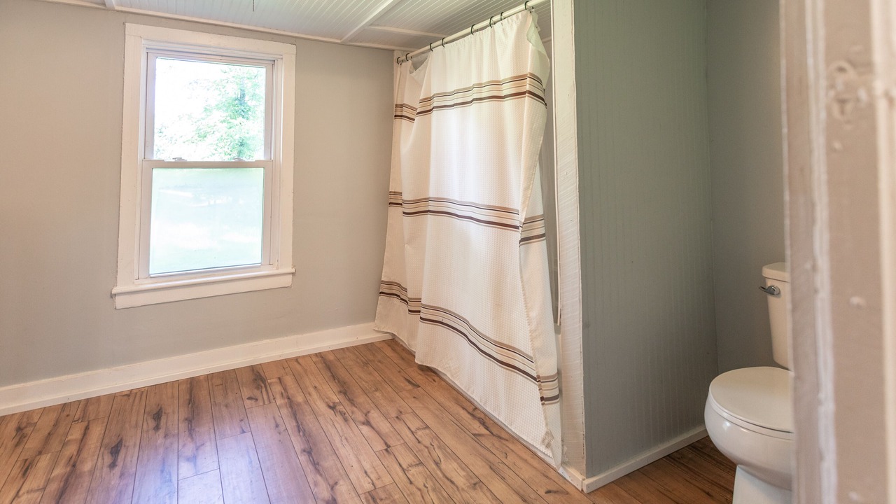 Photo of Bathroom in Cook Station
