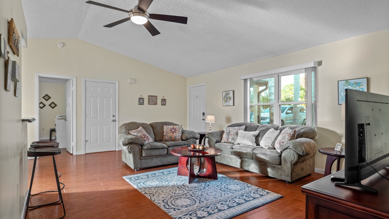 Photo of Livingroom in Deltona Lakes