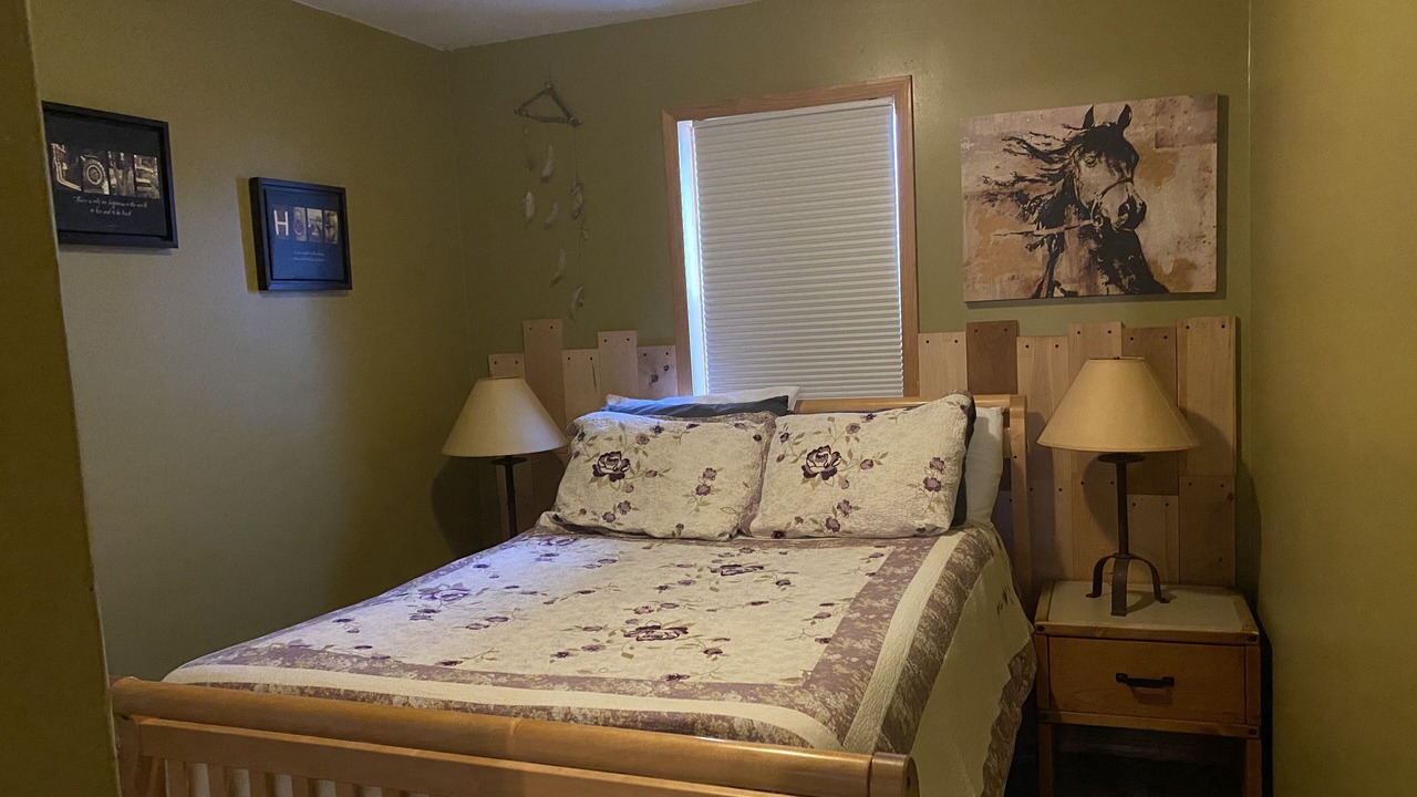 Photo of Bedroom in Omak