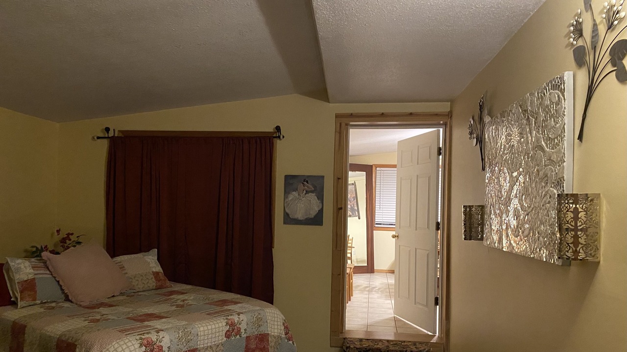 Photo of Bedroom in Omak