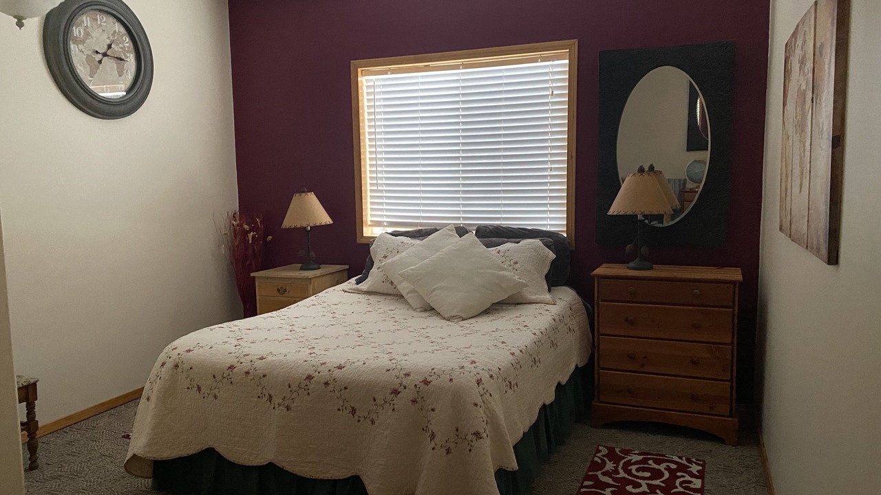 Photo of Bedroom in Omak