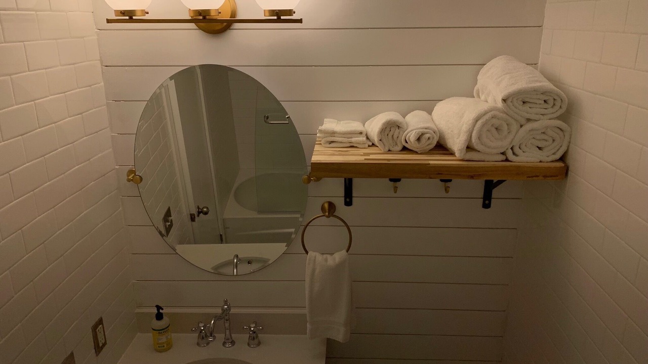 Photo of Bathroom in North Capitol