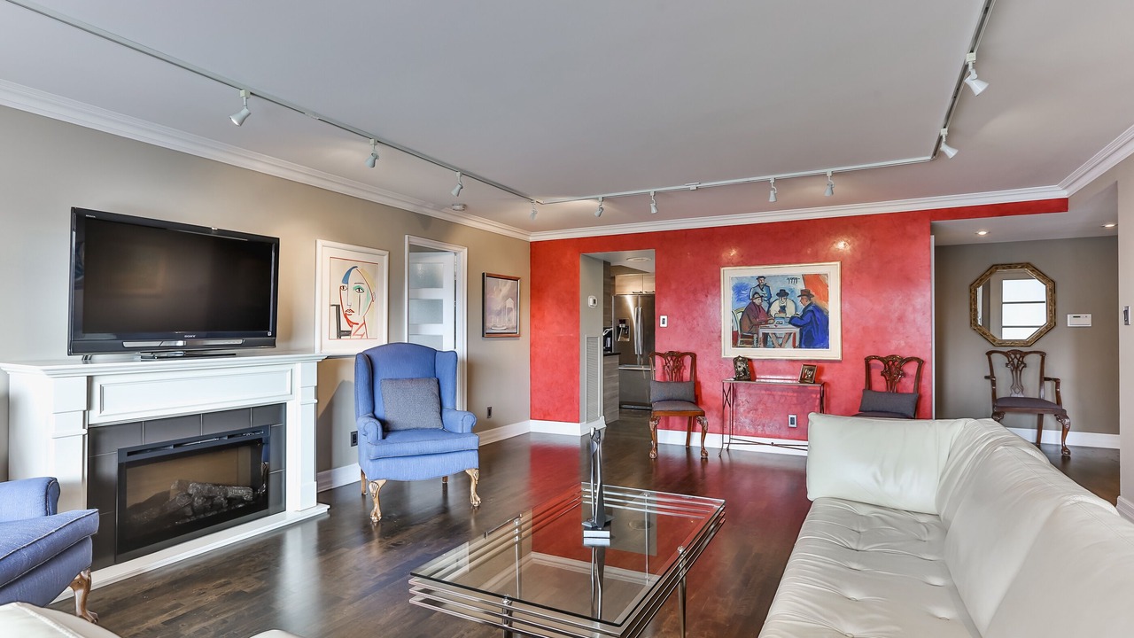 Photo of Livingroom in Church and Wellesley