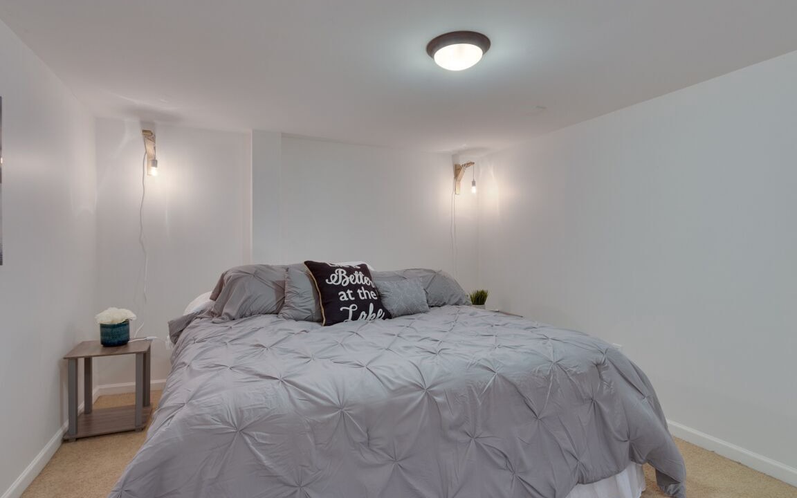 Photo of Bedroom in Hendersonville