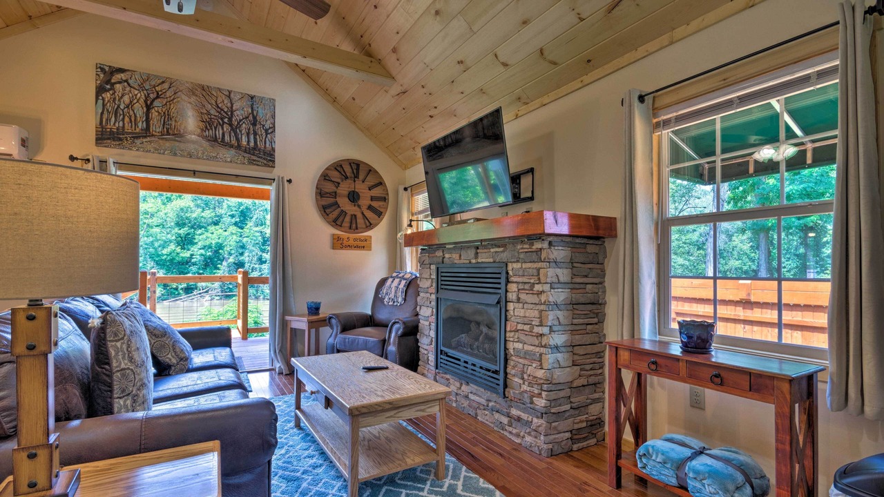 Photo of Livingroom in Cherokee