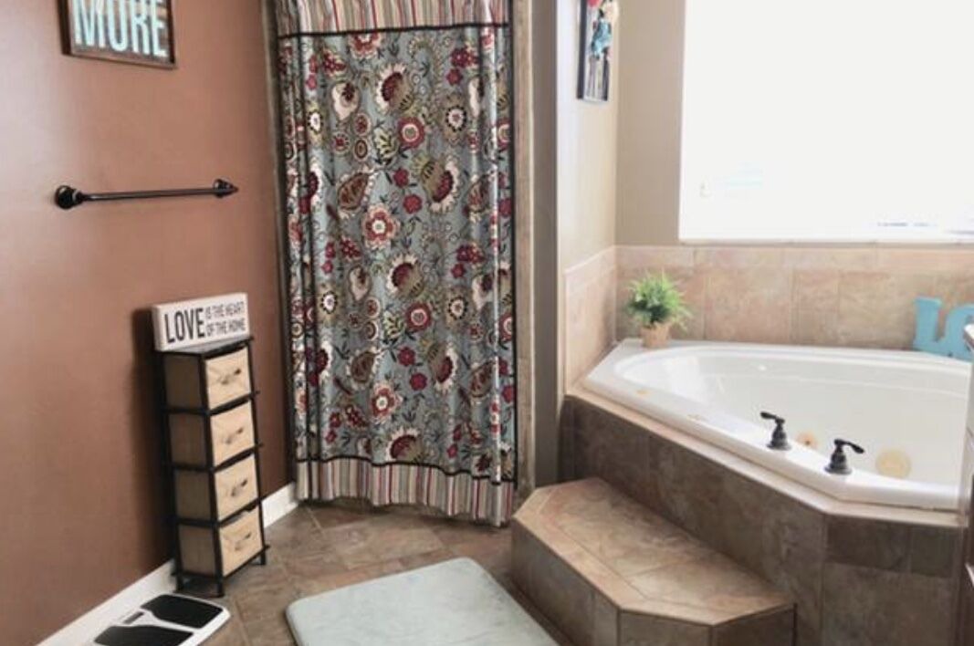 Photo of Bathroom in Bluff City