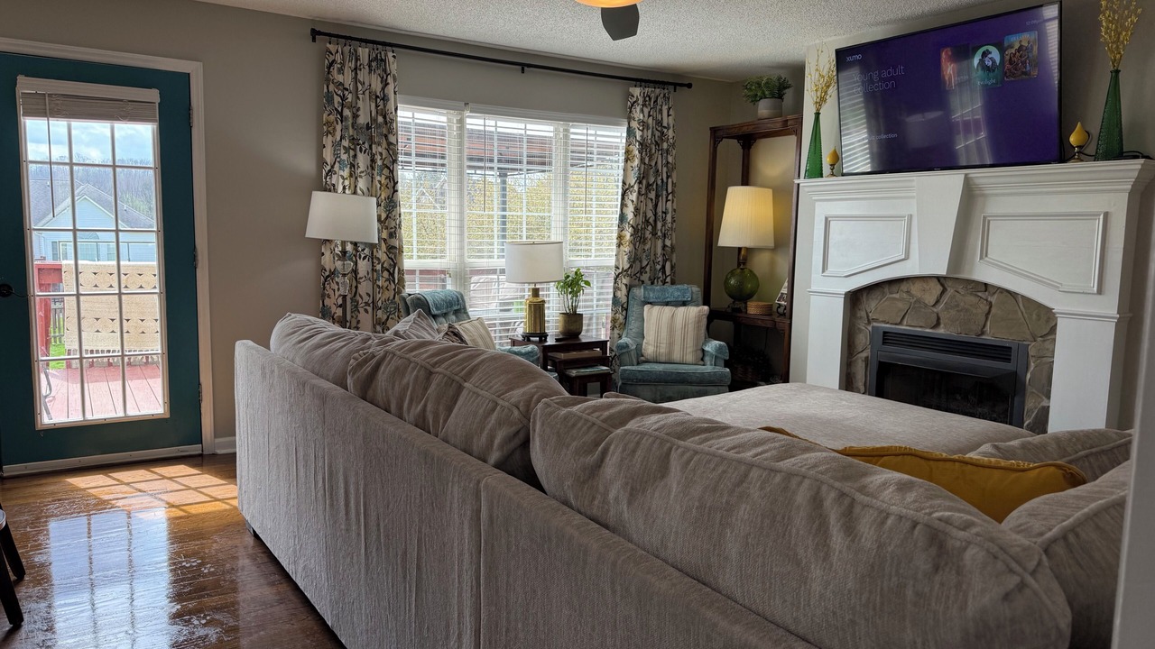 Photo of Livingroom in Bluff City