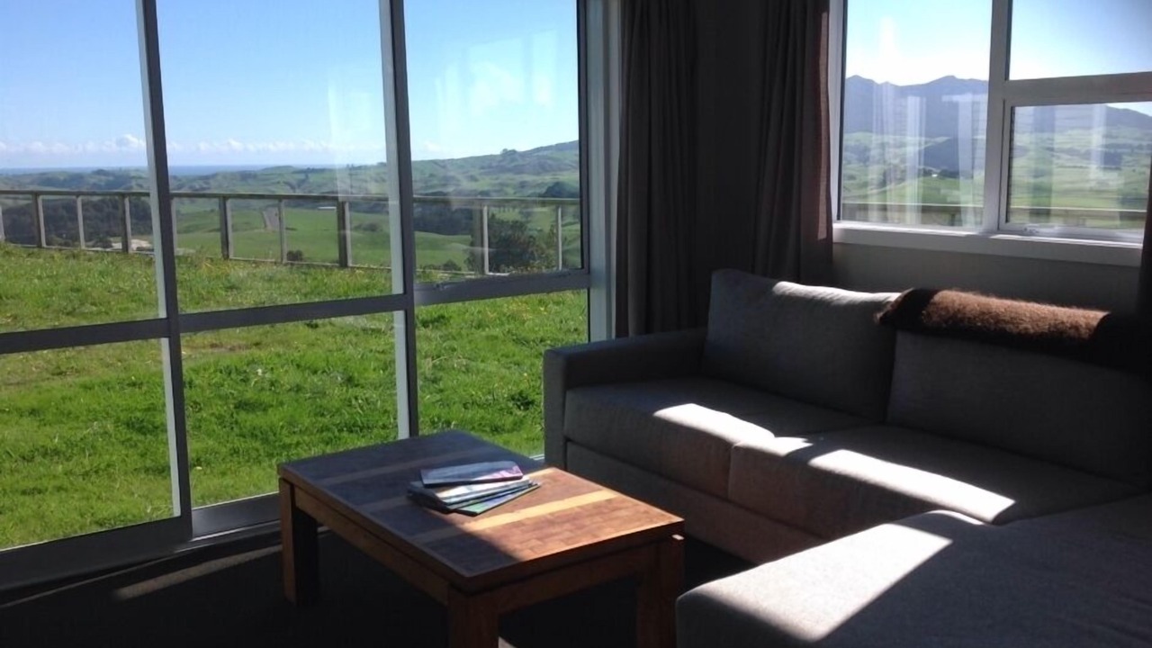 Photo of Others in Raglan