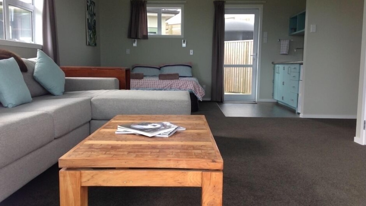 Photo of Others in Raglan