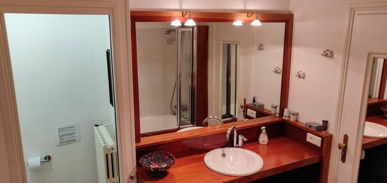 Photo of Bathroom in Largentiere