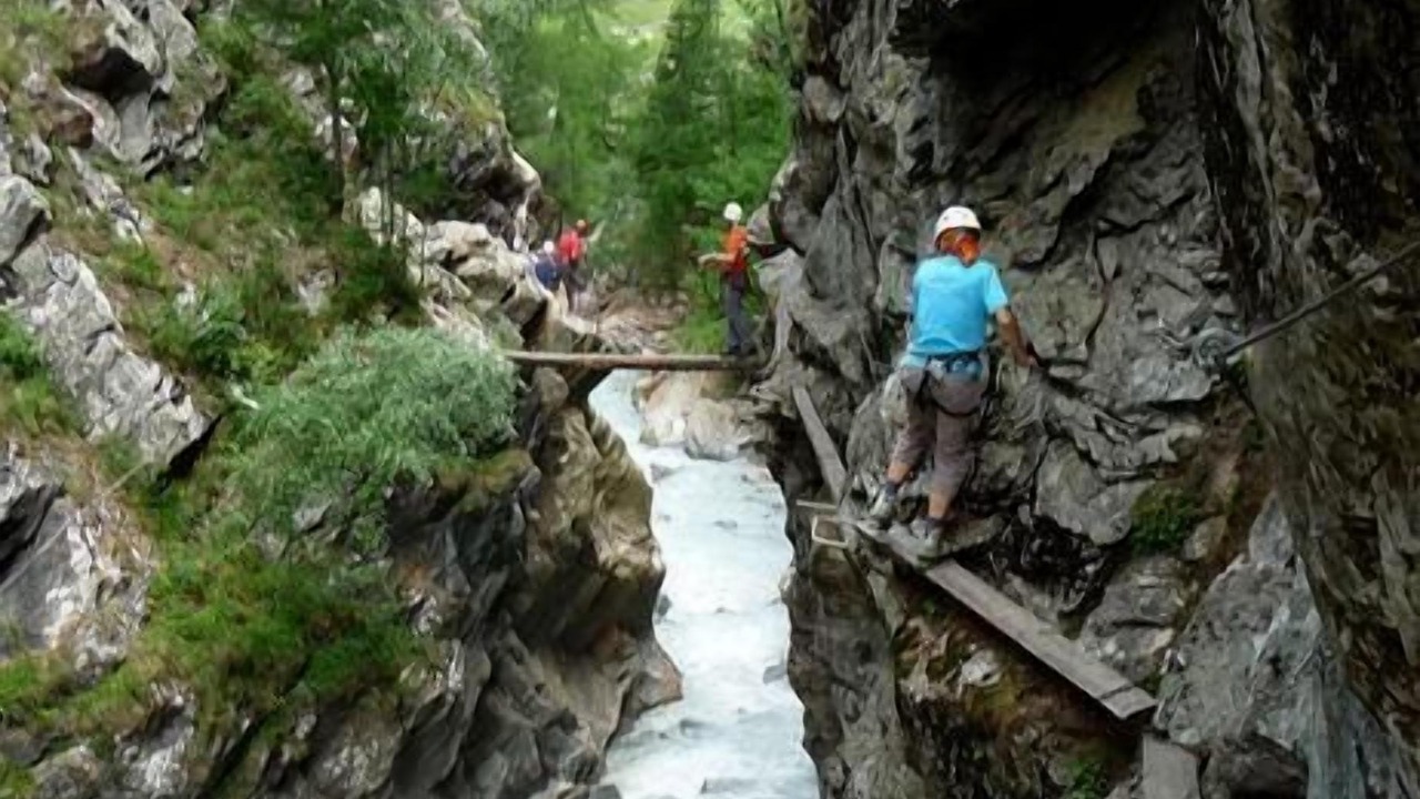 Photo of Others in Saas Almagell