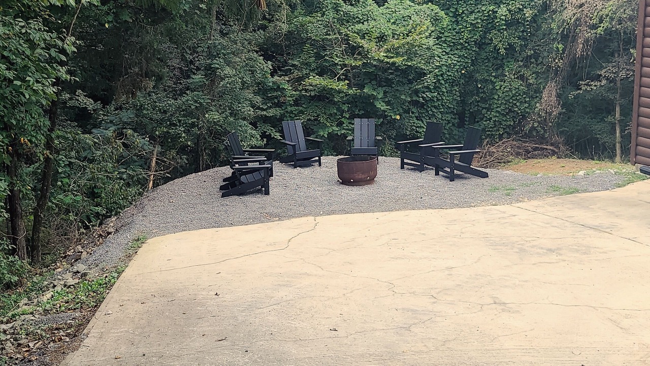 Photo of Others in Silver Point