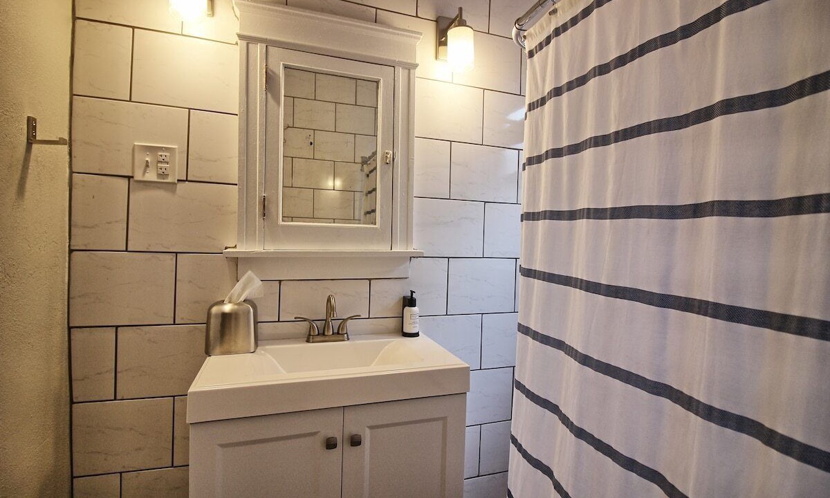 Photo of Bathroom in Tower Grove South