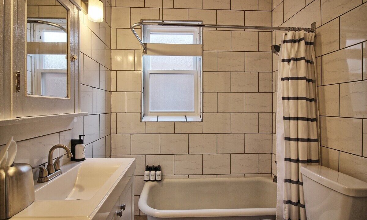 Photo of Bathroom in Tower Grove South