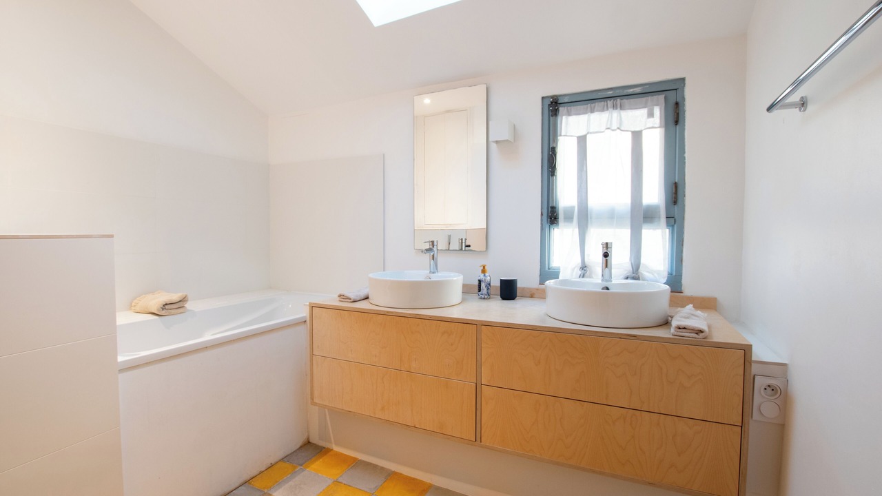 Photo of Bathroom in Arles City Centre