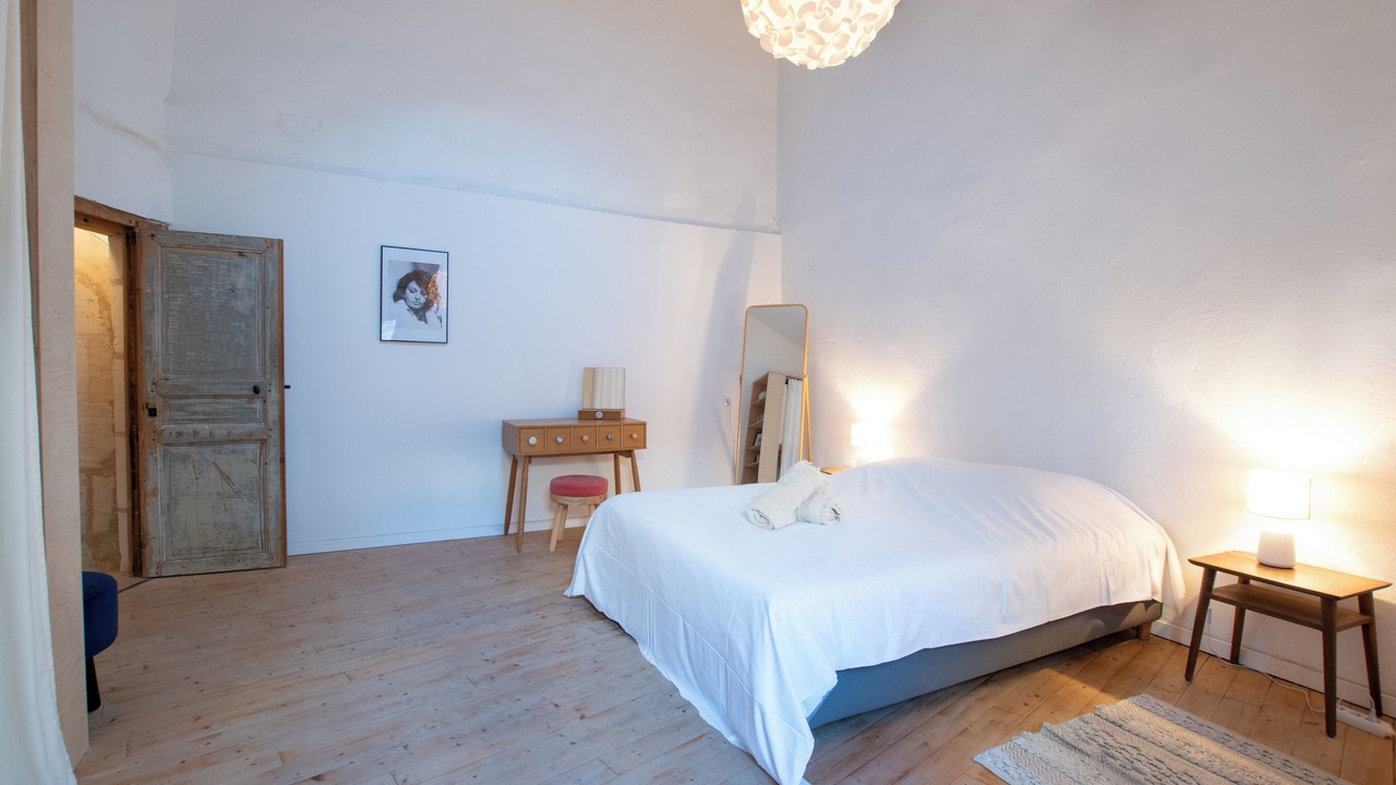 Photo of Bedroom in Arles City Centre