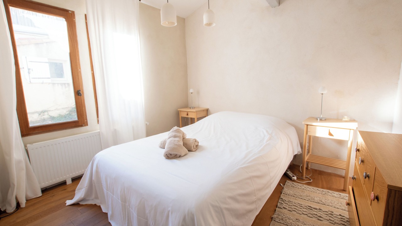 Photo of Bedroom in Arles City Centre
