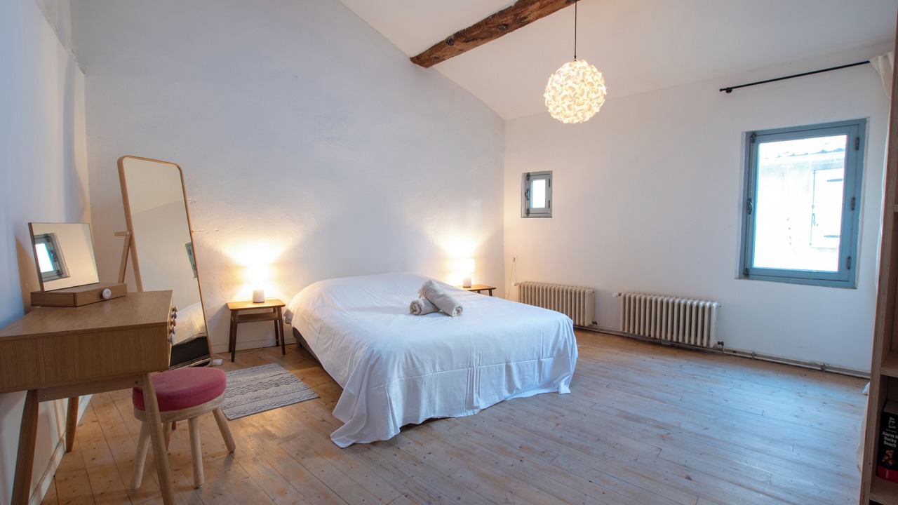 Photo of Bedroom in Arles City Centre