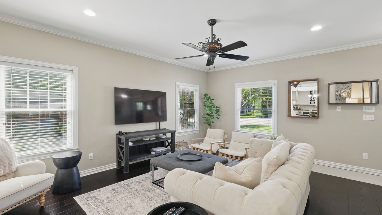 Photo of Livingroom in Historic Downtown Grapevine