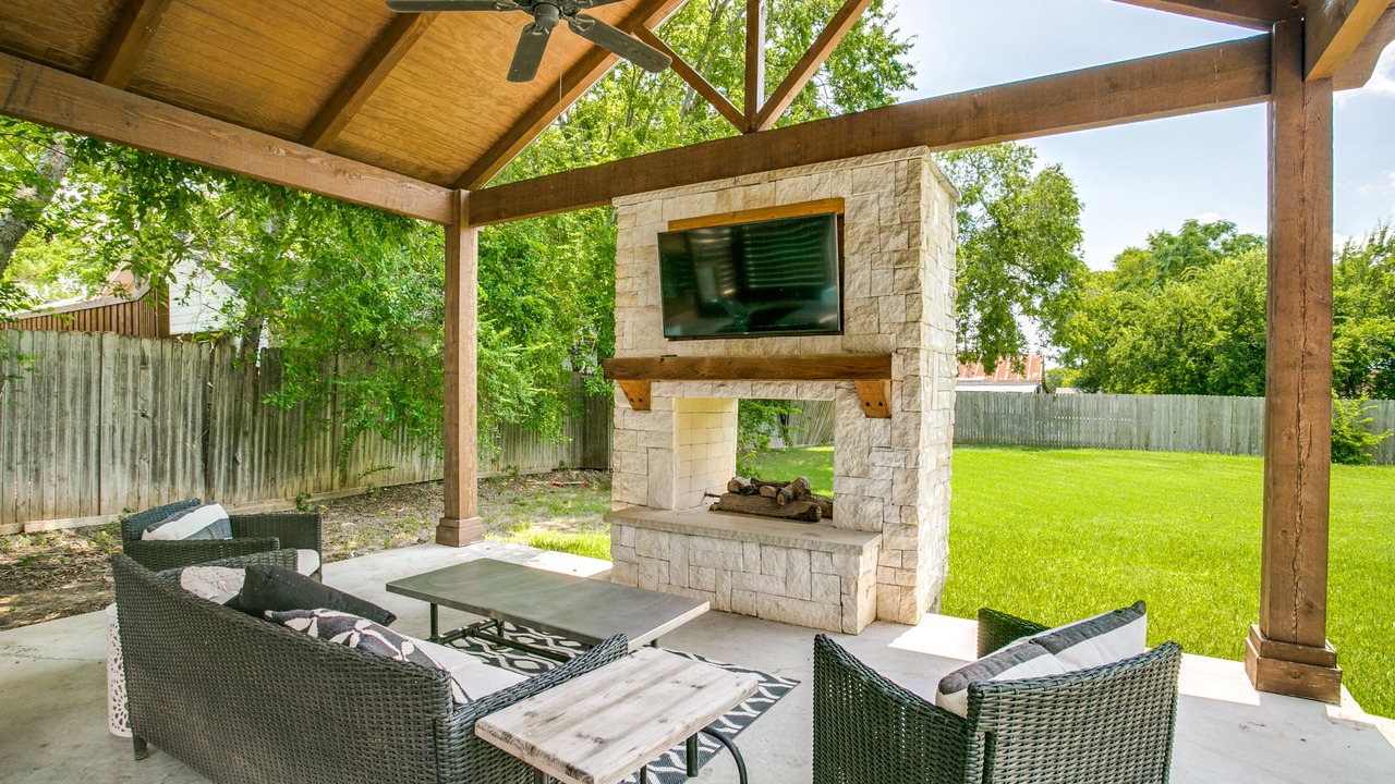 Photo of Patio Balcony in Historic Downtown Grapevine
