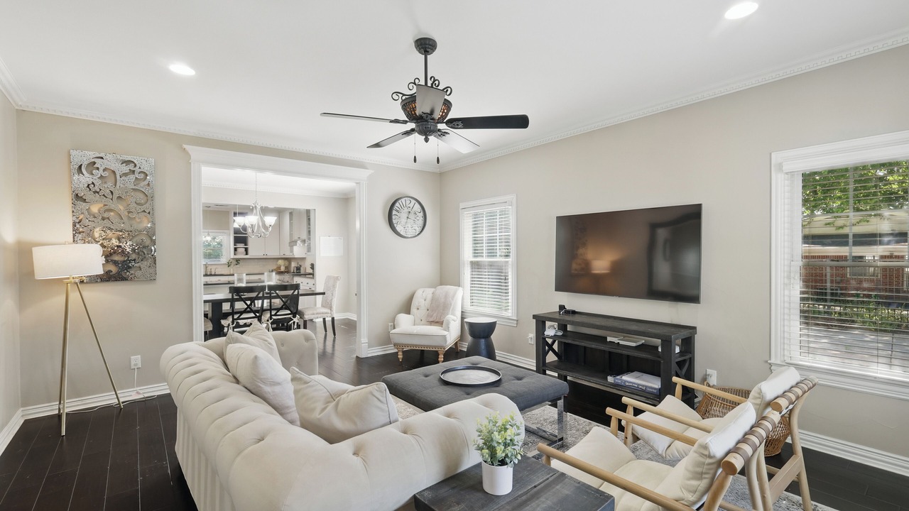 Photo of Livingroom in Historic Downtown Grapevine