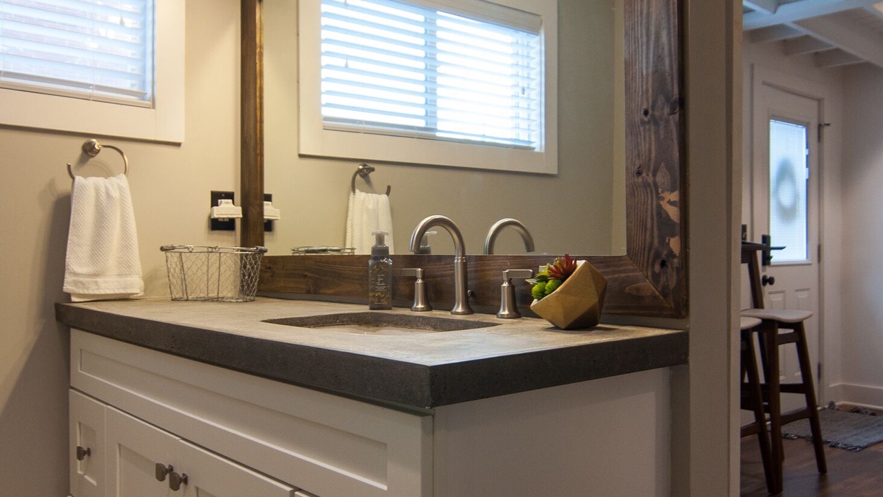 Photo of Bathroom in Merry Oaks