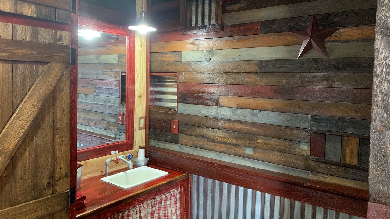 Photo of Bathroom in Cache