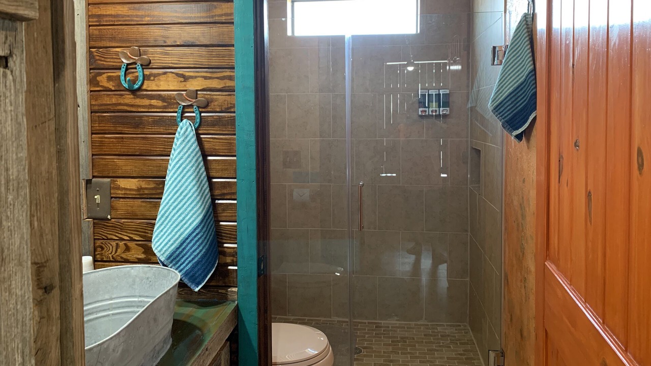 Photo of Bathroom in Cache