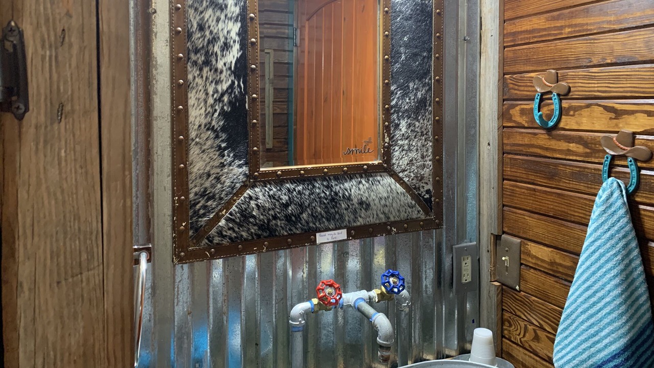 Photo of Bathroom in Cache