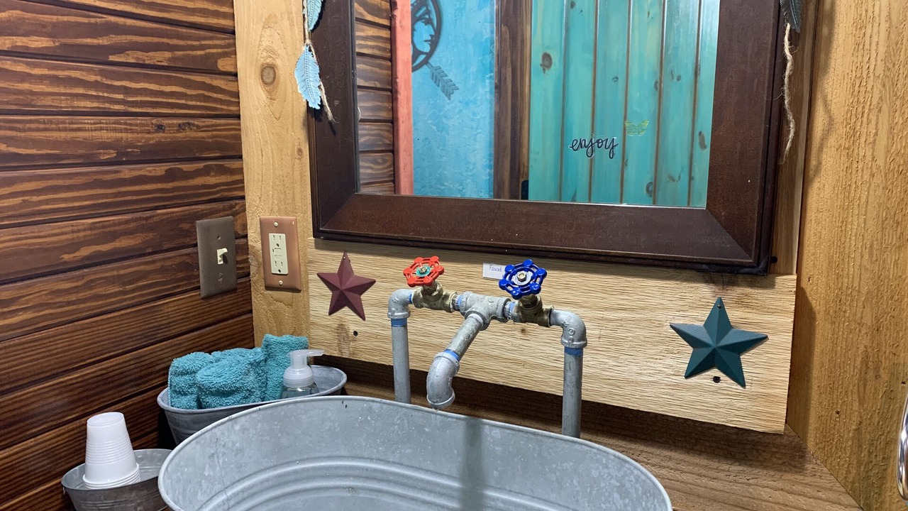Photo of Bathroom in Cache