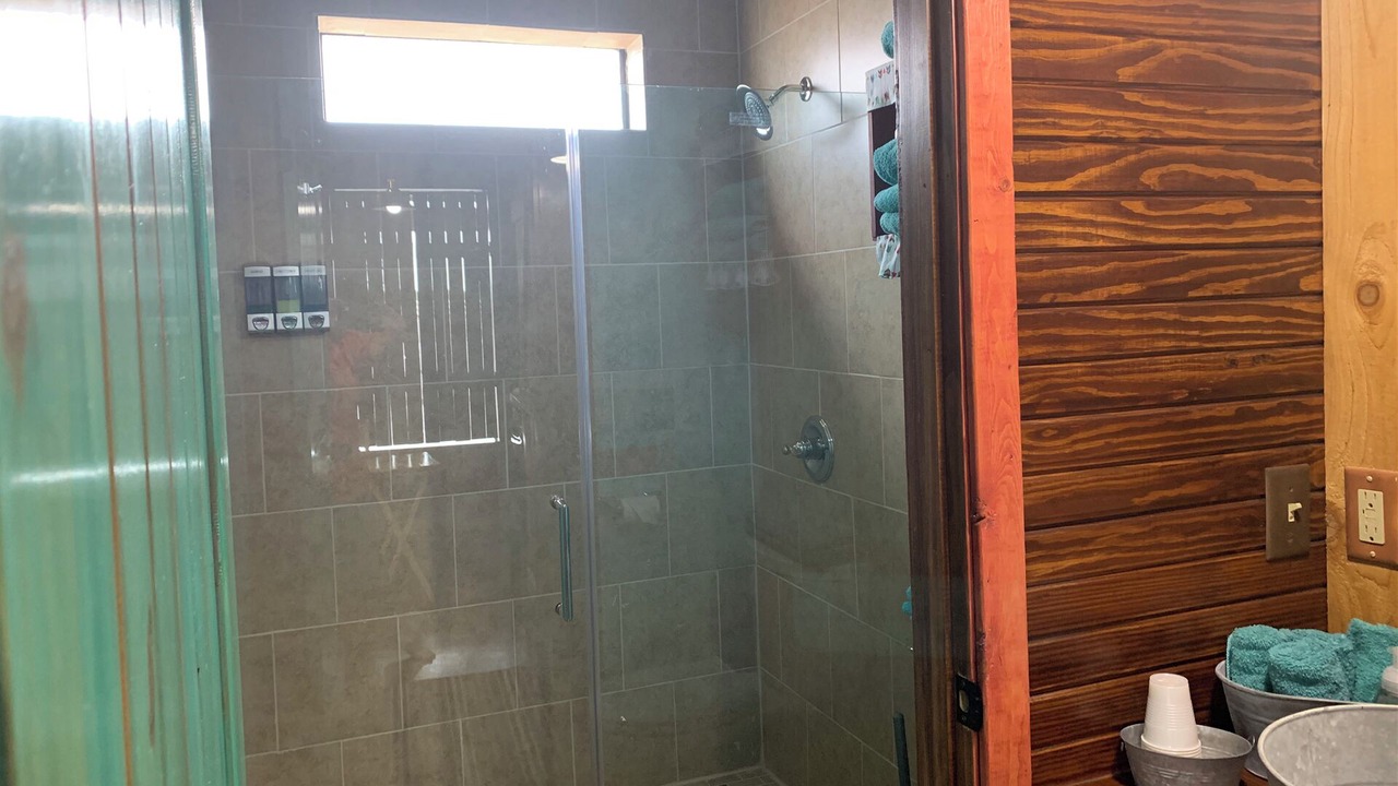 Photo of Bathroom in Cache