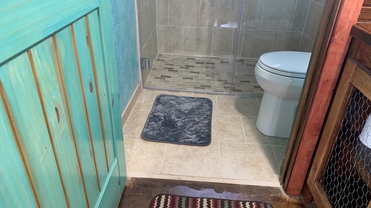 Photo of Bathroom in Cache