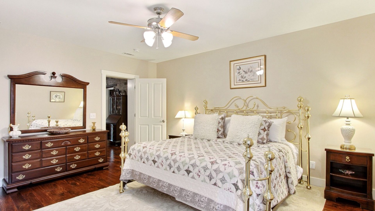 Photo of Bedroom in Savannah Victorian District