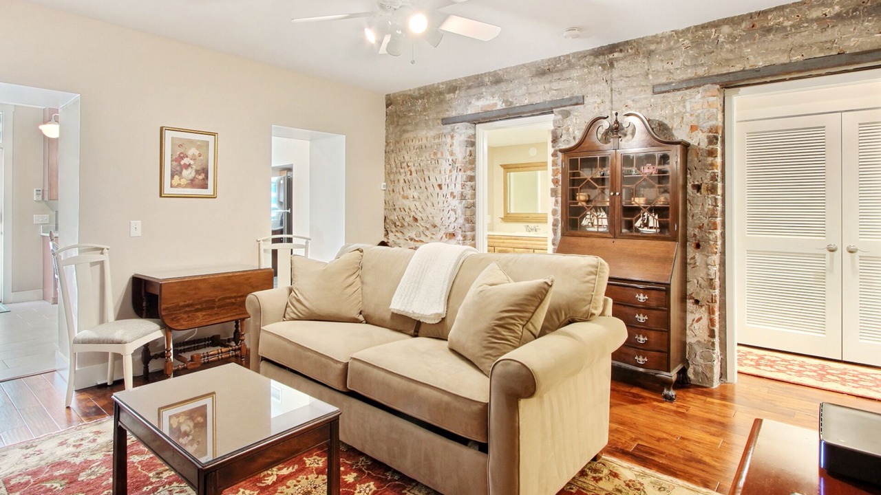 Photo of Livingroom in Savannah Victorian District