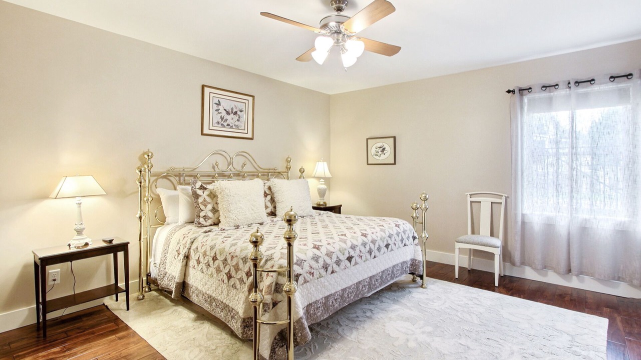 Photo of Bedroom in Savannah Victorian District