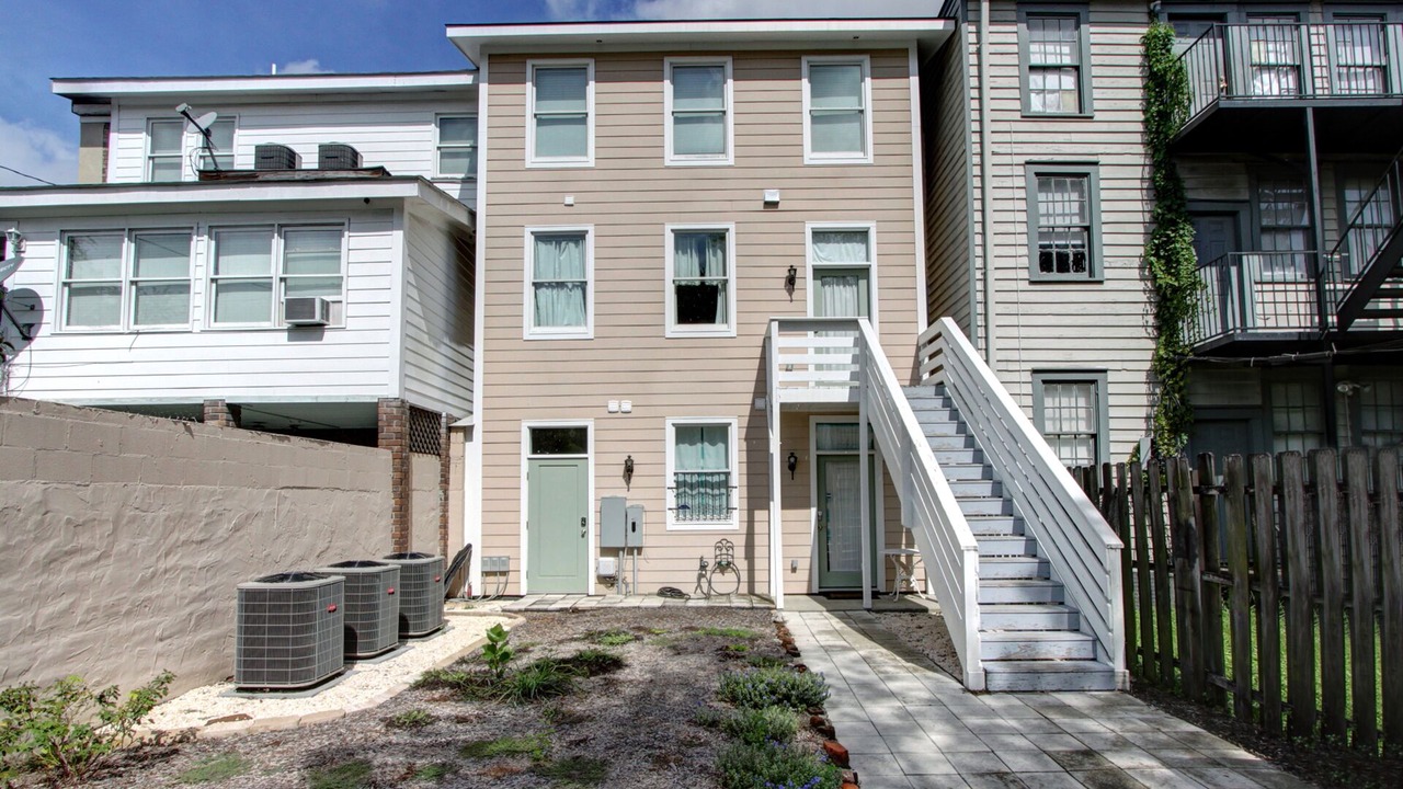 Photo of Outdoor in Savannah Victorian District