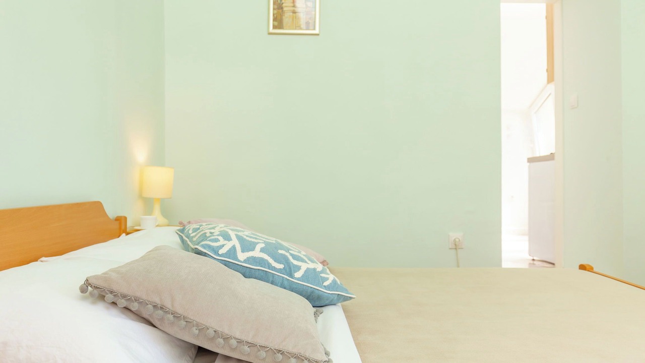 Photo of Bedroom in Pile