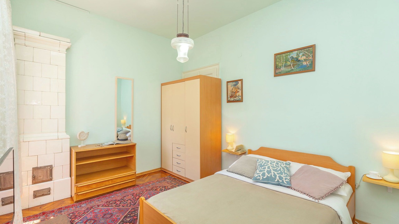 Photo of Bedroom in Pile
