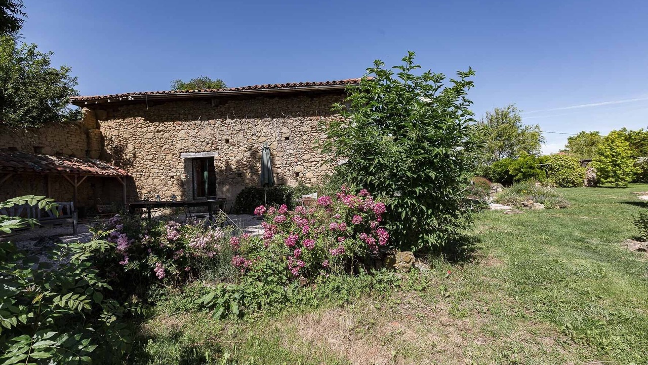 Photo of Outdoor in Esparron