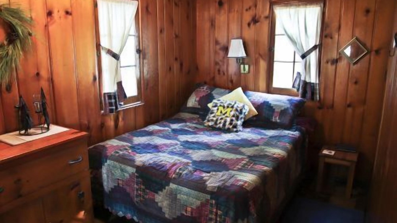 Photo of Bedroom in Carp Lake