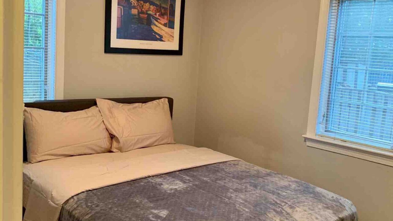 Photo of Bedroom in Bluemont