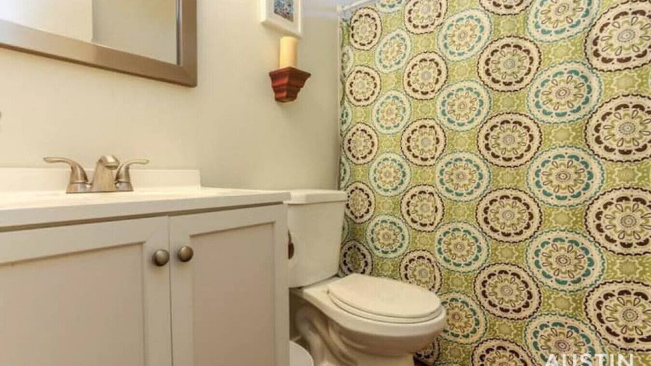 Photo of Bathroom in Garfield