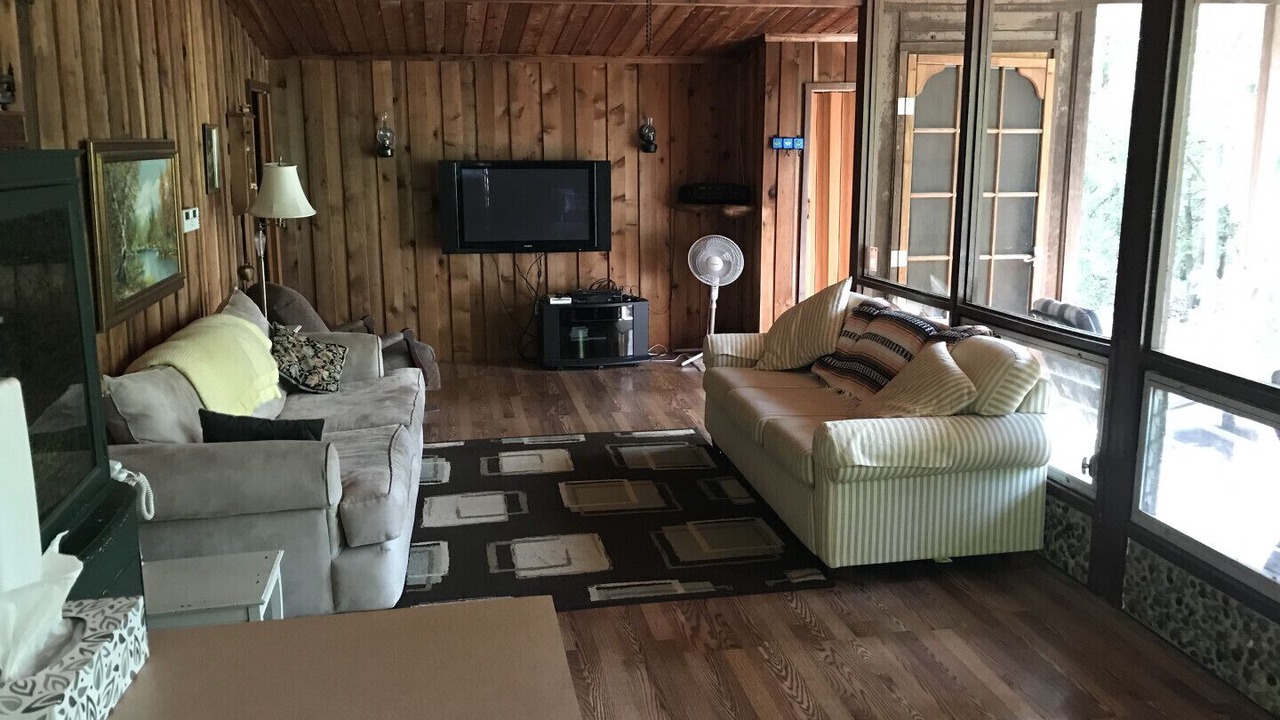 Photo of Livingroom in Lambton Shores