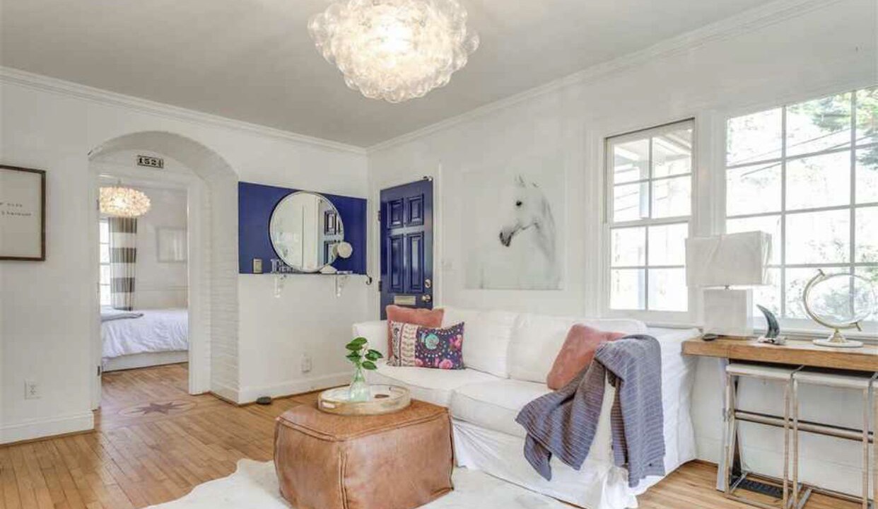 Photo of Livingroom in Sunset Hills