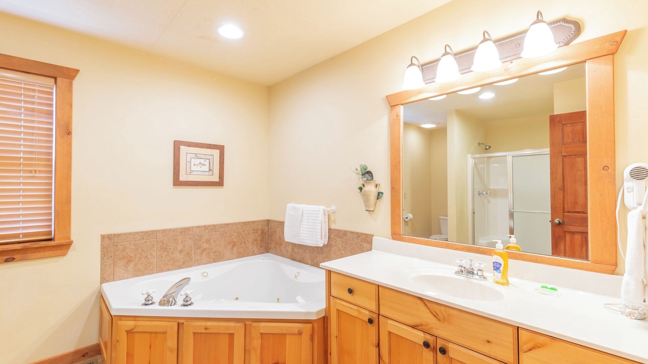 Photo of Bathroom in Reeds Spring