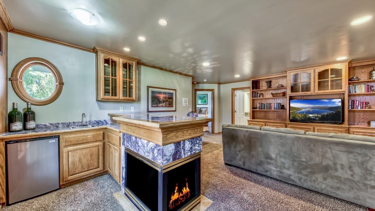 Photo of Livingroom in Tahoe Keys